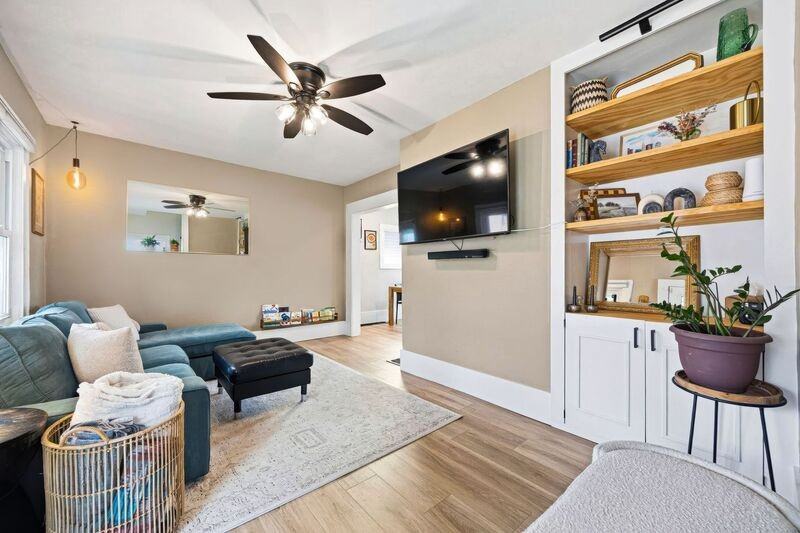 367 Sheldon Ave - Photo 4 of 35