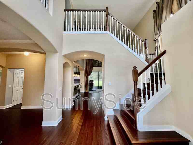 1565 The Oaks Blvd - Photo 3 of 33