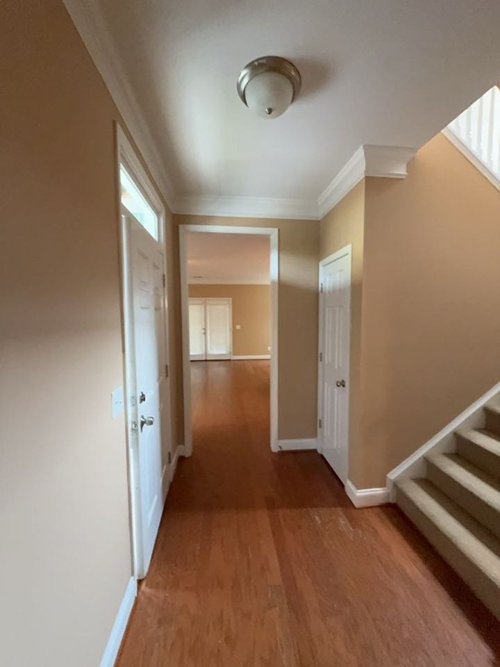 100 Taylors Hill Dr - Photo 2 of 17