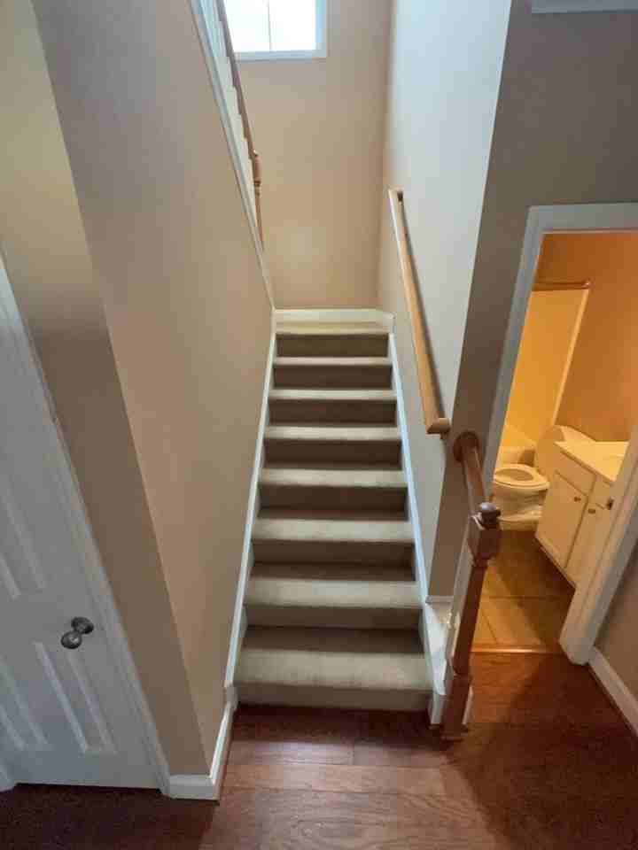 100 Taylors Hill Dr - Photo 3 of 17