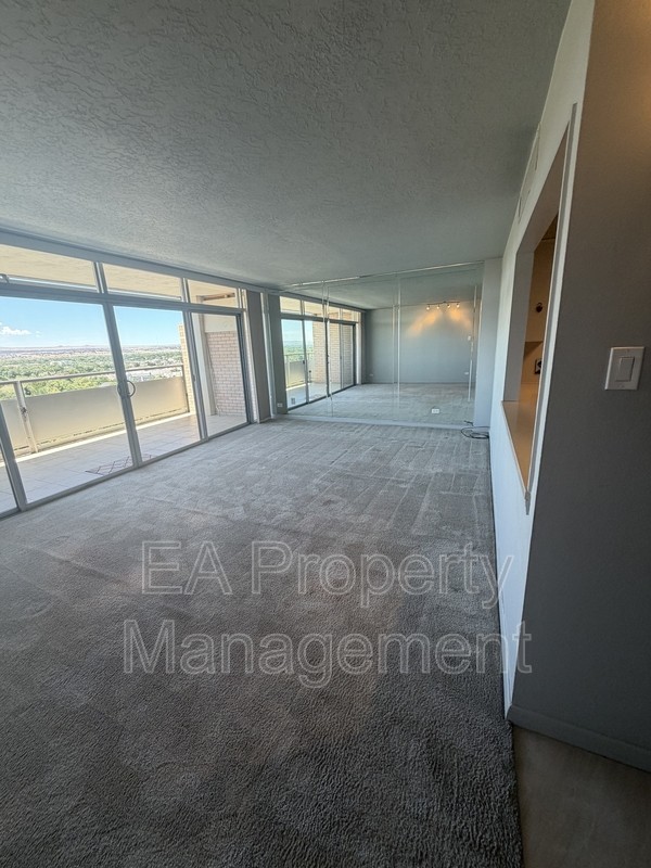 1331 Park Ave Sw #1502 - Photo 7 of 42
