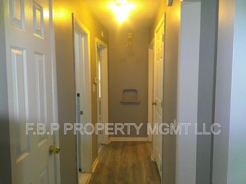18545 Riverview St - Photo 3 of 7