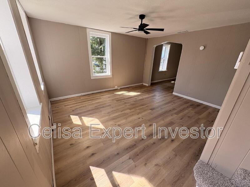 634 Walnut St - Photo 2 of 8
