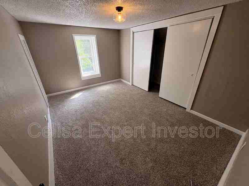 634 Walnut St - Photo 6 of 8