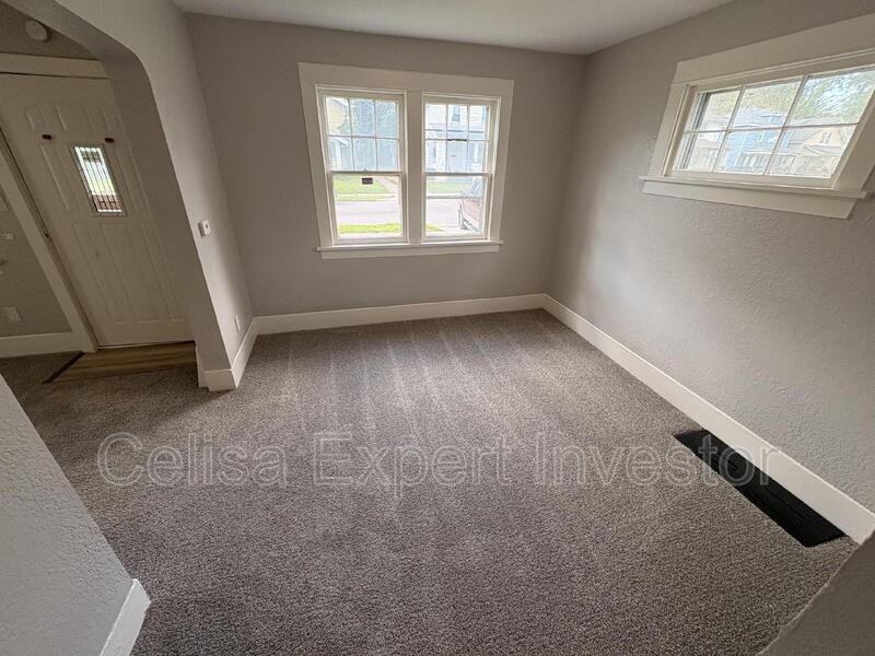 3531 Smith St - Photo 3 of 8