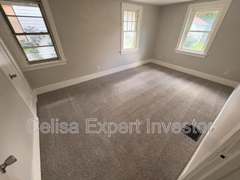 3531 Smith St - Photo 7 of 8
