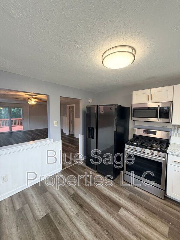 2118 Valley View Dr - Photo 6 of 35