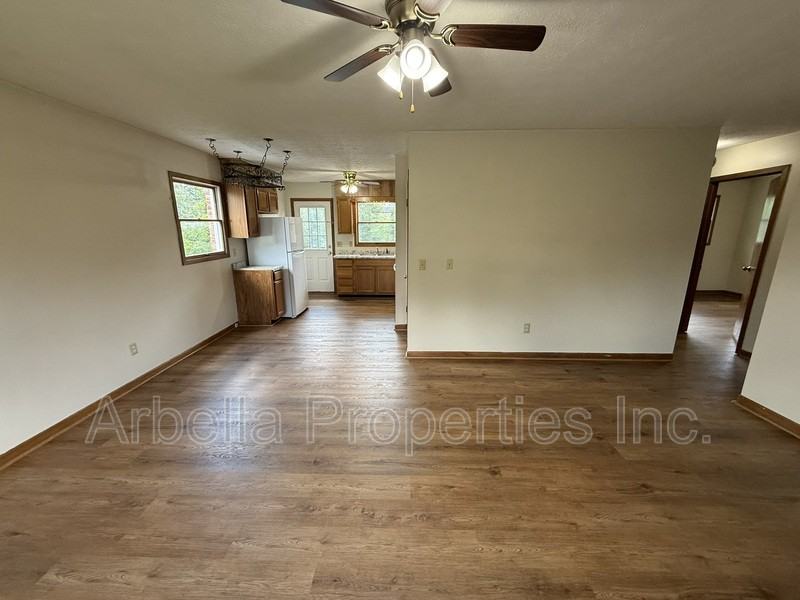 905 Kendrick Creek Rd - Photo 3 of 17