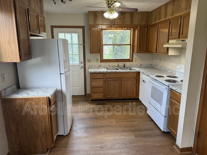 905 Kendrick Creek Rd - Photo 5 of 17