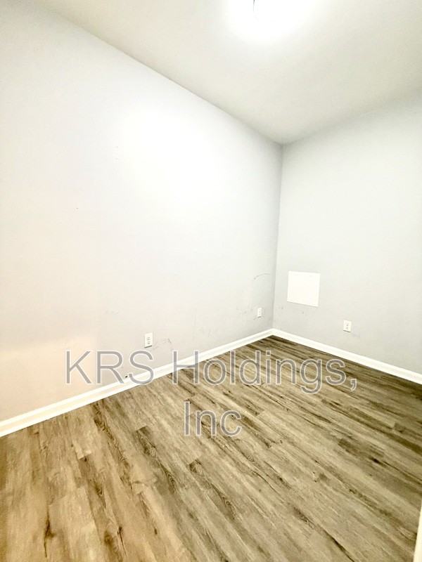1023 Carrington Pl - Photo 3 of 13