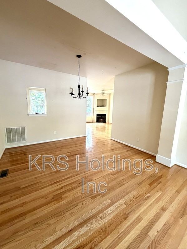 1023 Carrington Pl - Photo 5 of 13