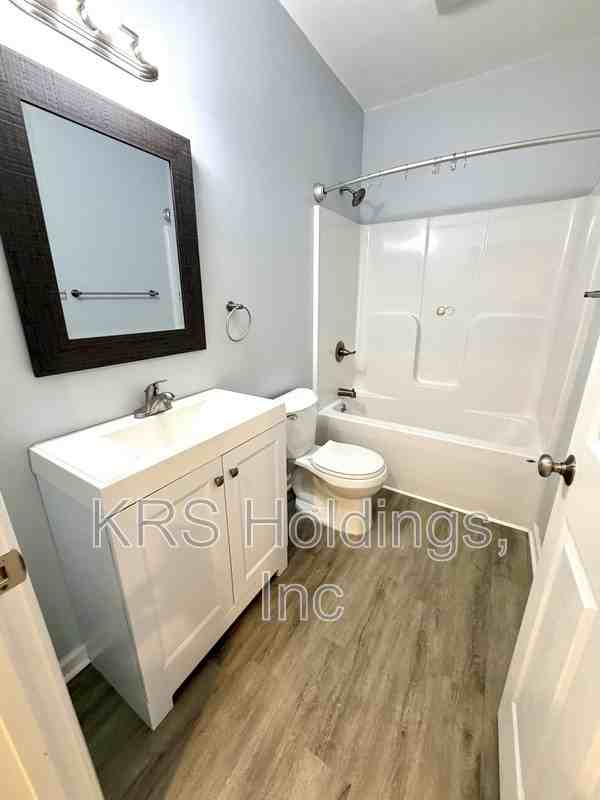 1023 Carrington Pl - Photo 7 of 13