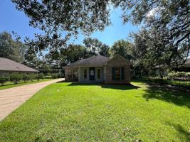featured image of 4836 Rollins Rd