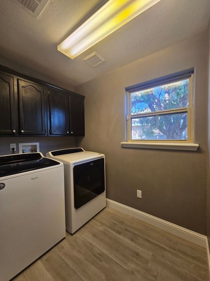 231 Olive Dr - Photo 5 of 19