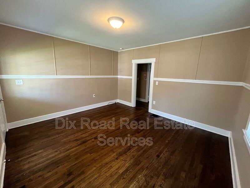 2108 Arlington Ave - Photo 4 of 15