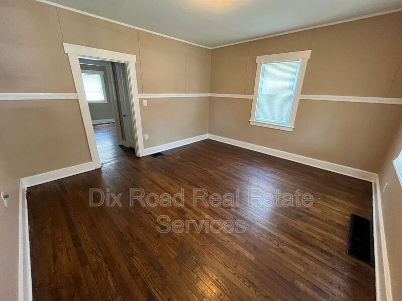 2108 Arlington Ave - Photo 5 of 15