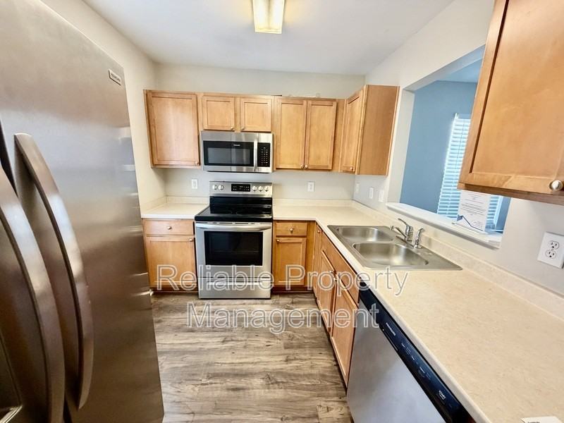 132 Winslow Ln - Photo 2 of 14