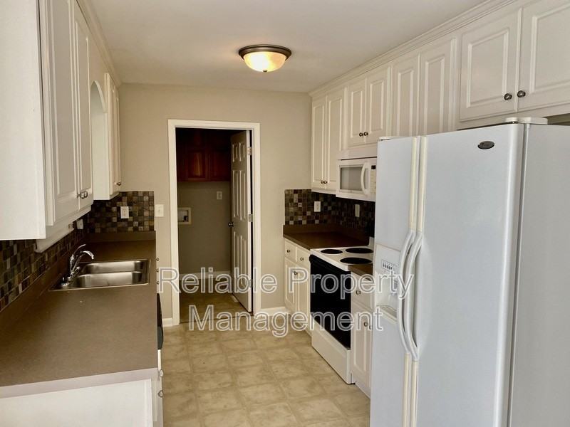 31 Barley Ct - Photo 7 of 13