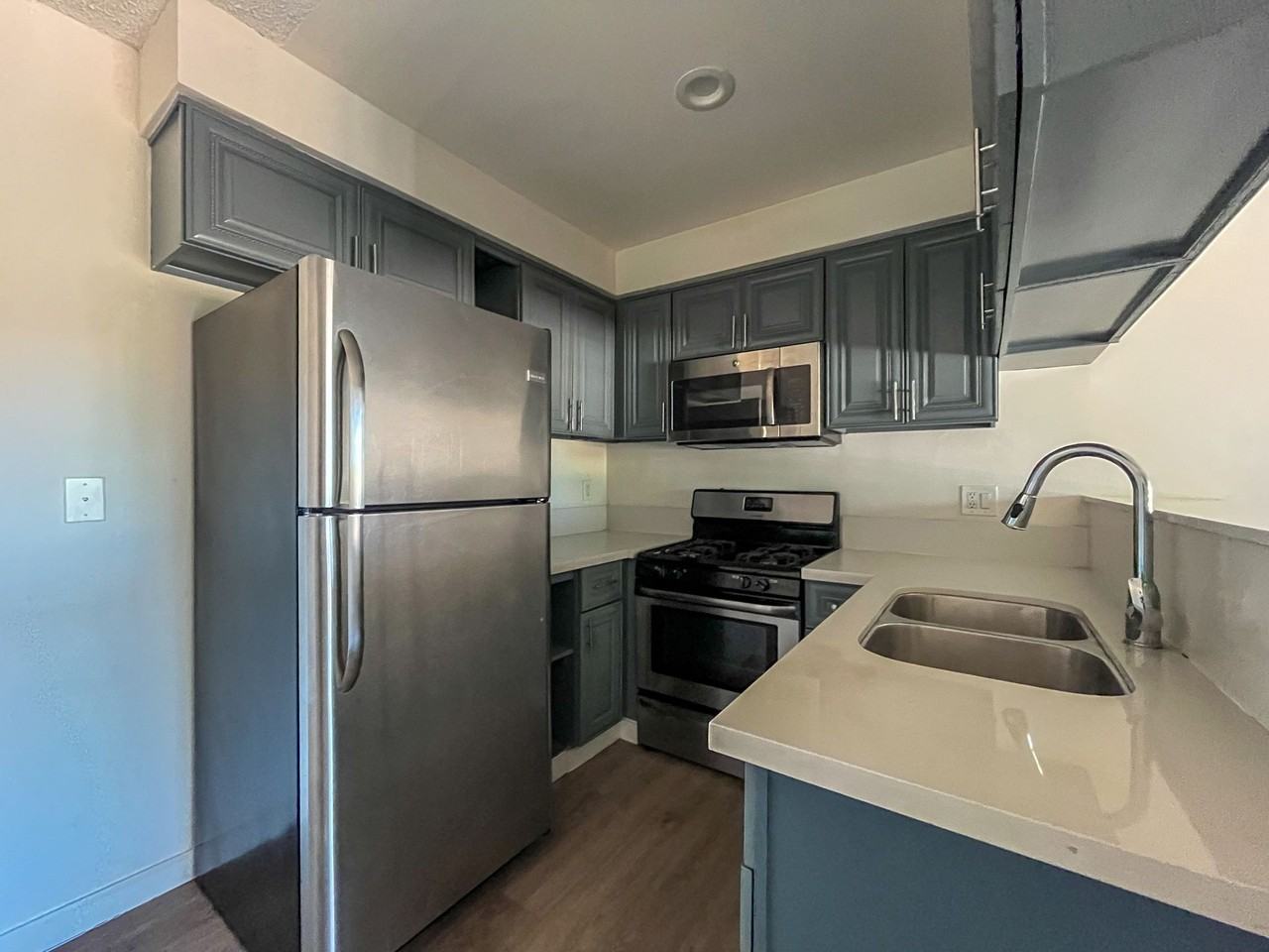 12128 Ramona Ave - Photo 2 of 14