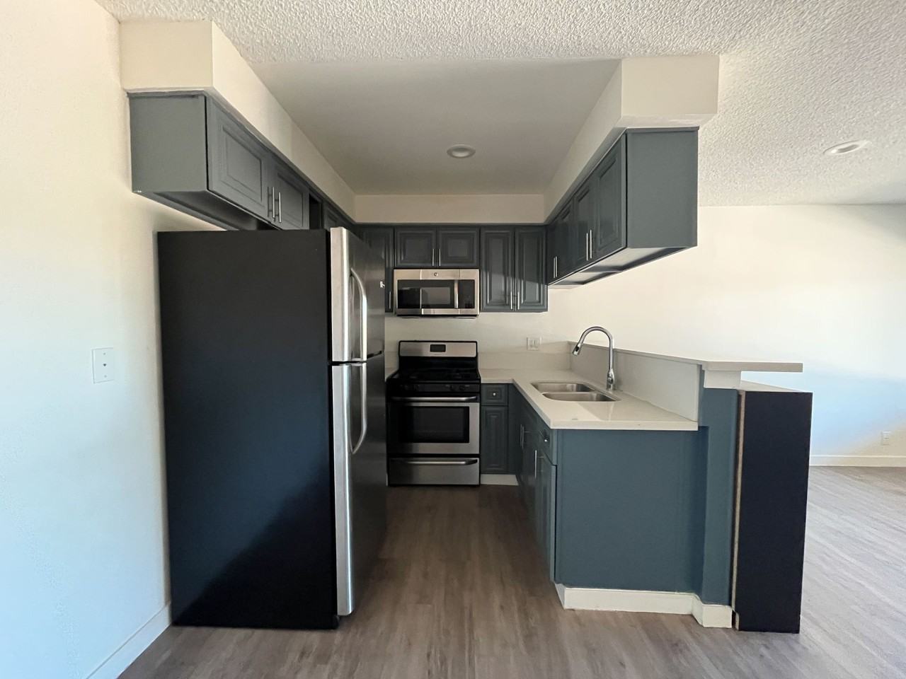 12128 Ramona Ave - Photo 4 of 14