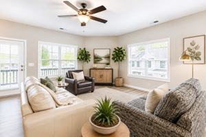 featured image of 807 Calvin Park Dr