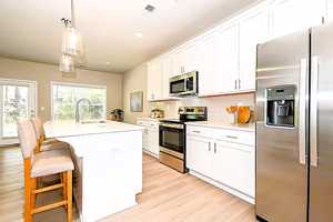 featured image of 758 Calvin Park Dr