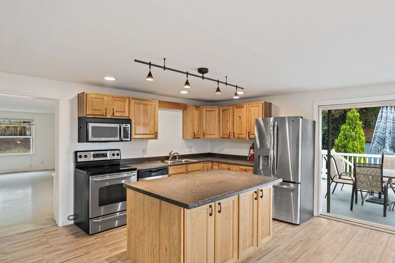 1523 1st St - Photo 5 of 19