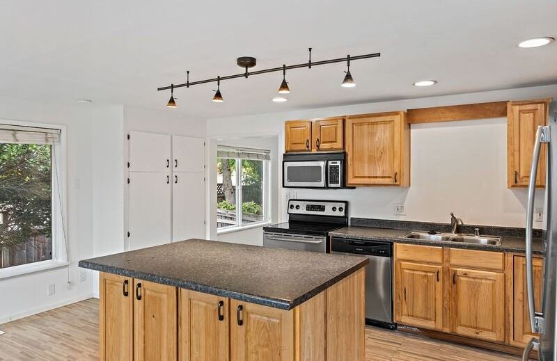 1523 1st St - Photo 6 of 19