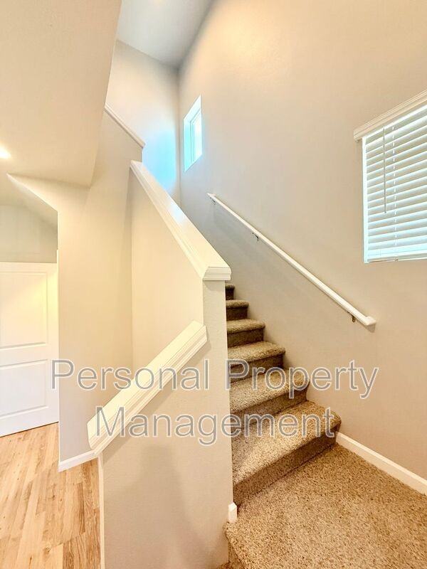 2727 S White Salmon Dr - Photo 3 of 32