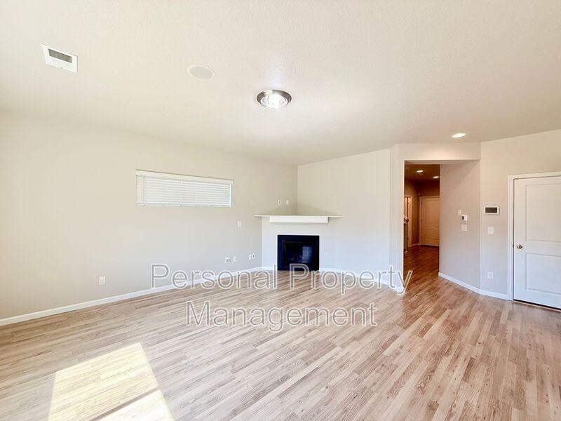 2727 S White Salmon Dr - Photo 5 of 32
