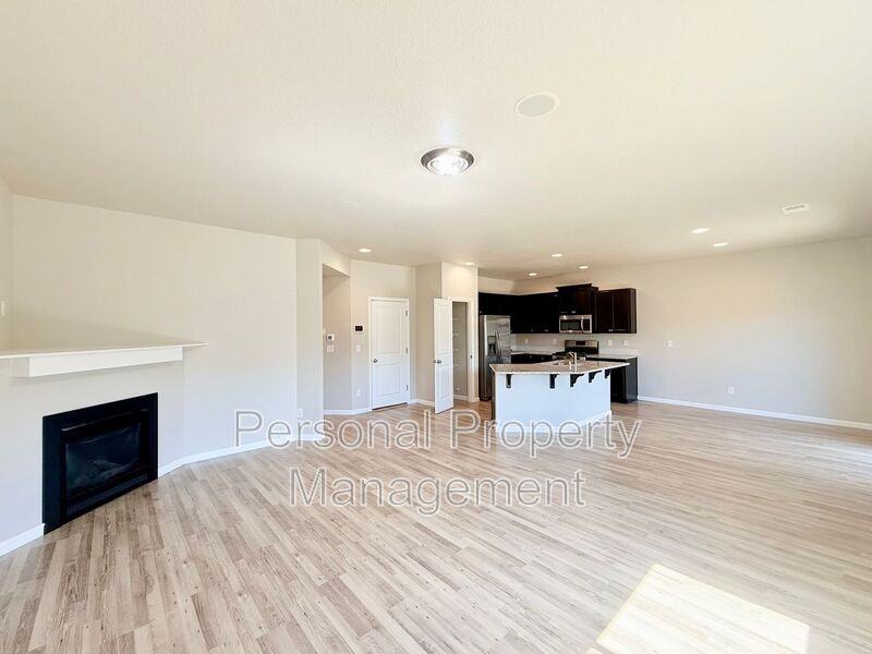 2727 S White Salmon Dr - Photo 6 of 32