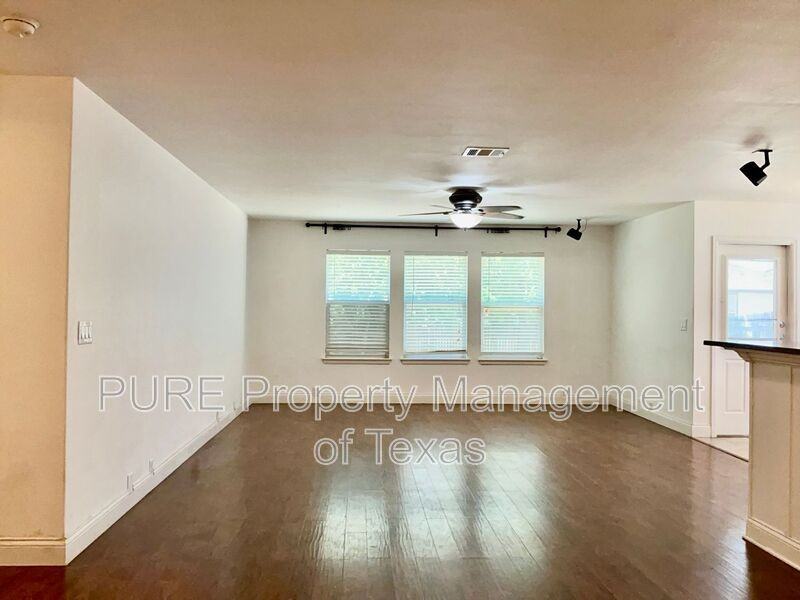 789 Kingfisher Ln - Photo 3 of 22