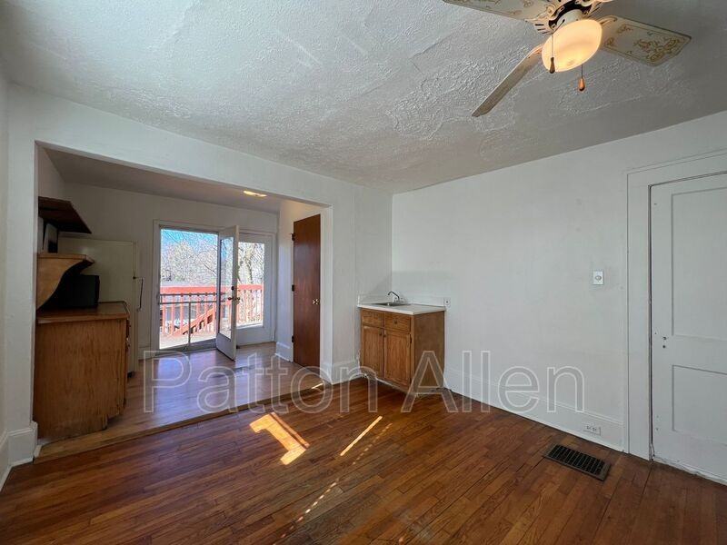29 Parkman Pl - Photo 5 of 19