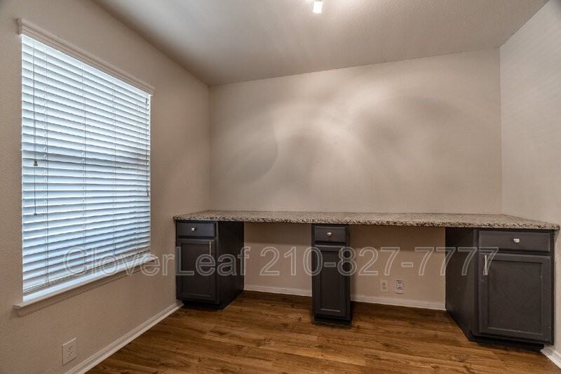 802 Amber Knl - Photo 6 of 38