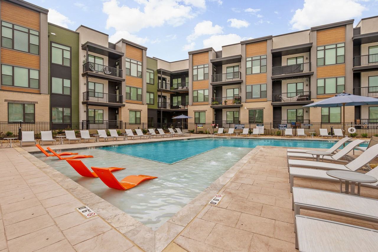 ALTO Apartments of Lenexa - Photo 5 of 50
