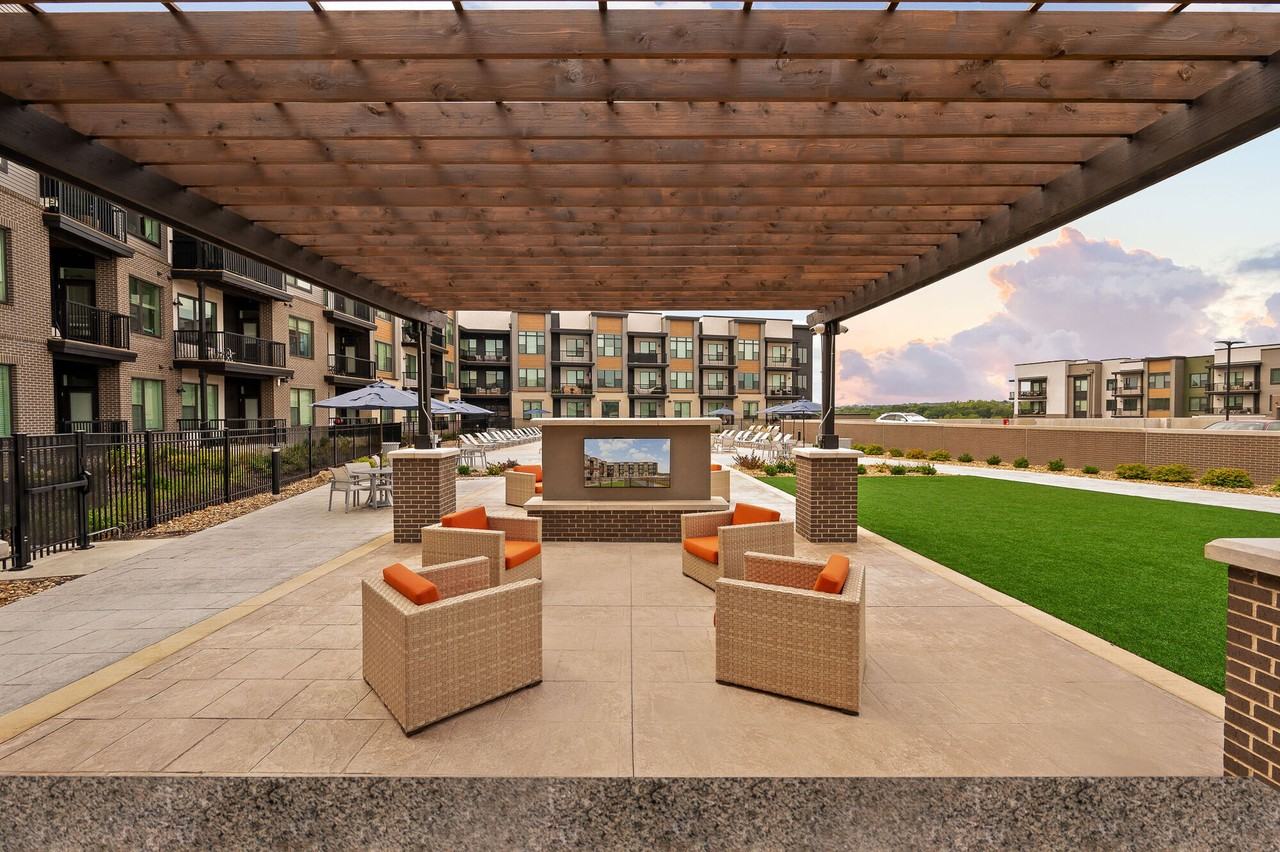 ALTO Apartments of Lenexa - Photo 6 of 50