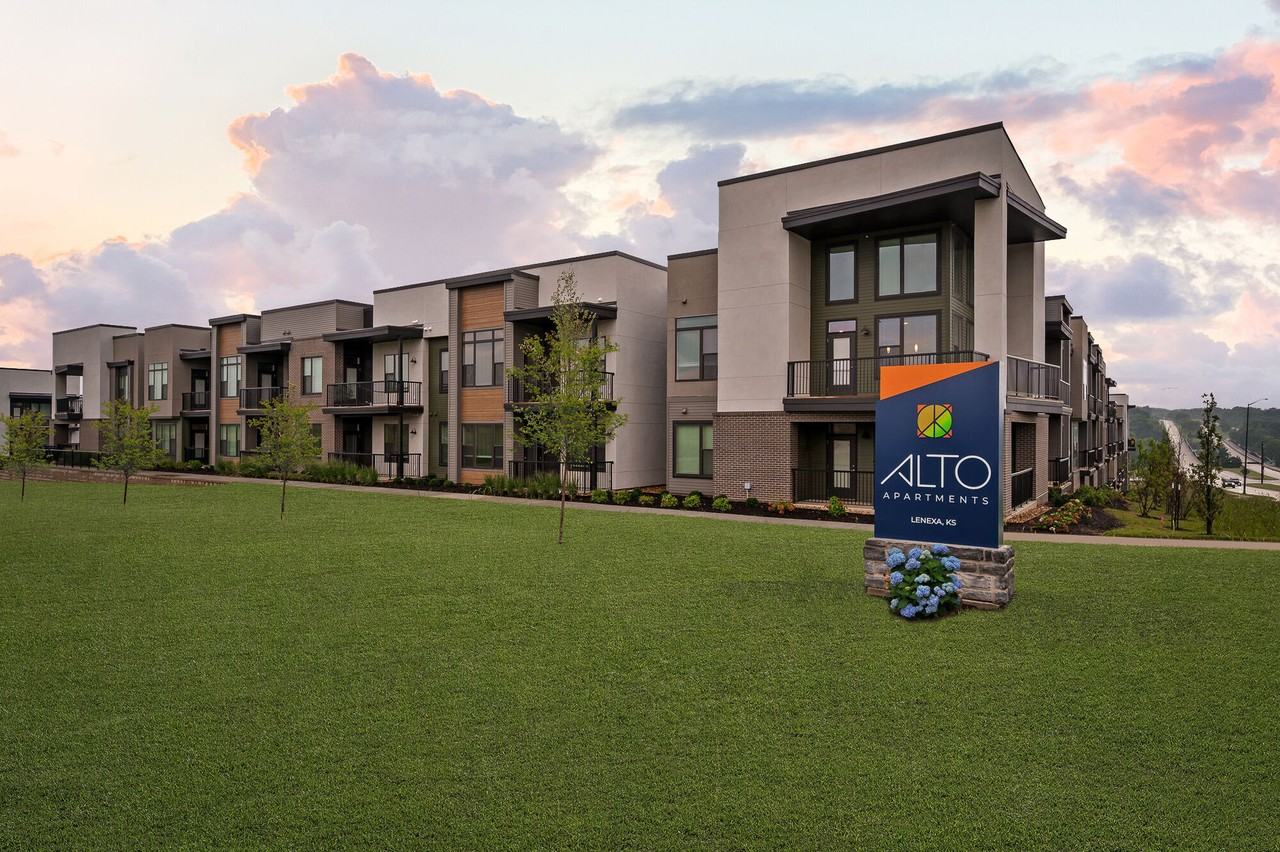 ALTO Apartments of Lenexa - Photo 7 of 50