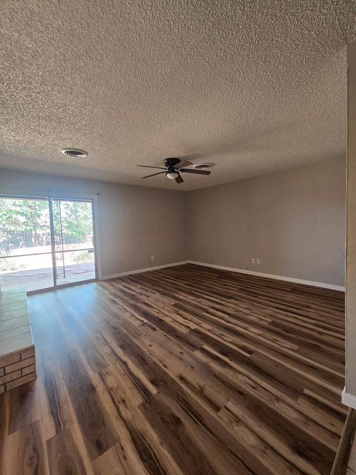 1640 Courtland Cir - Photo 5 of 17