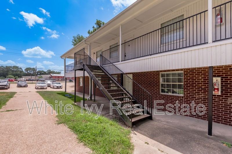 600 Palm St #15 - Photo 2 of 19