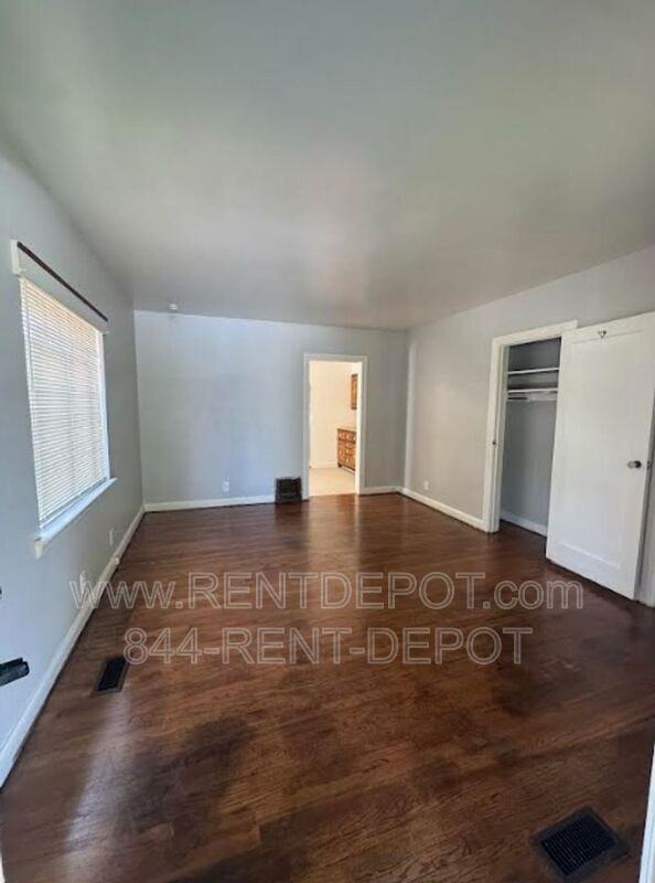 1803 N Heidelbach Ave - Photo 2 of 5