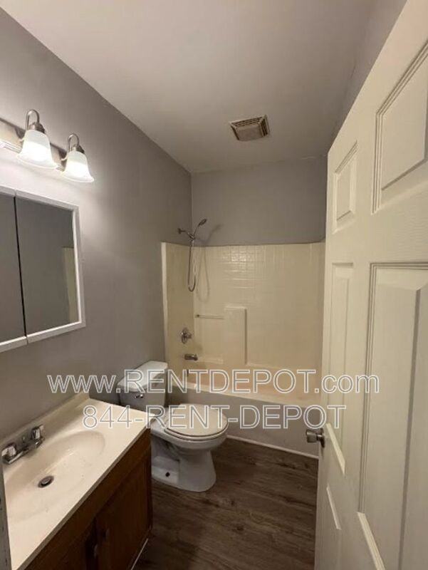 1332 E Illinois St - Photo 4 of 8