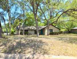 3000 Lakeside Dr - Photo 1 of 1