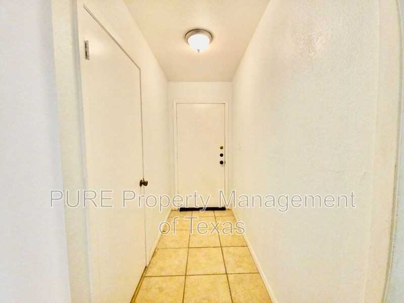 3000 Lakeside Dr - Photo 3 of 32