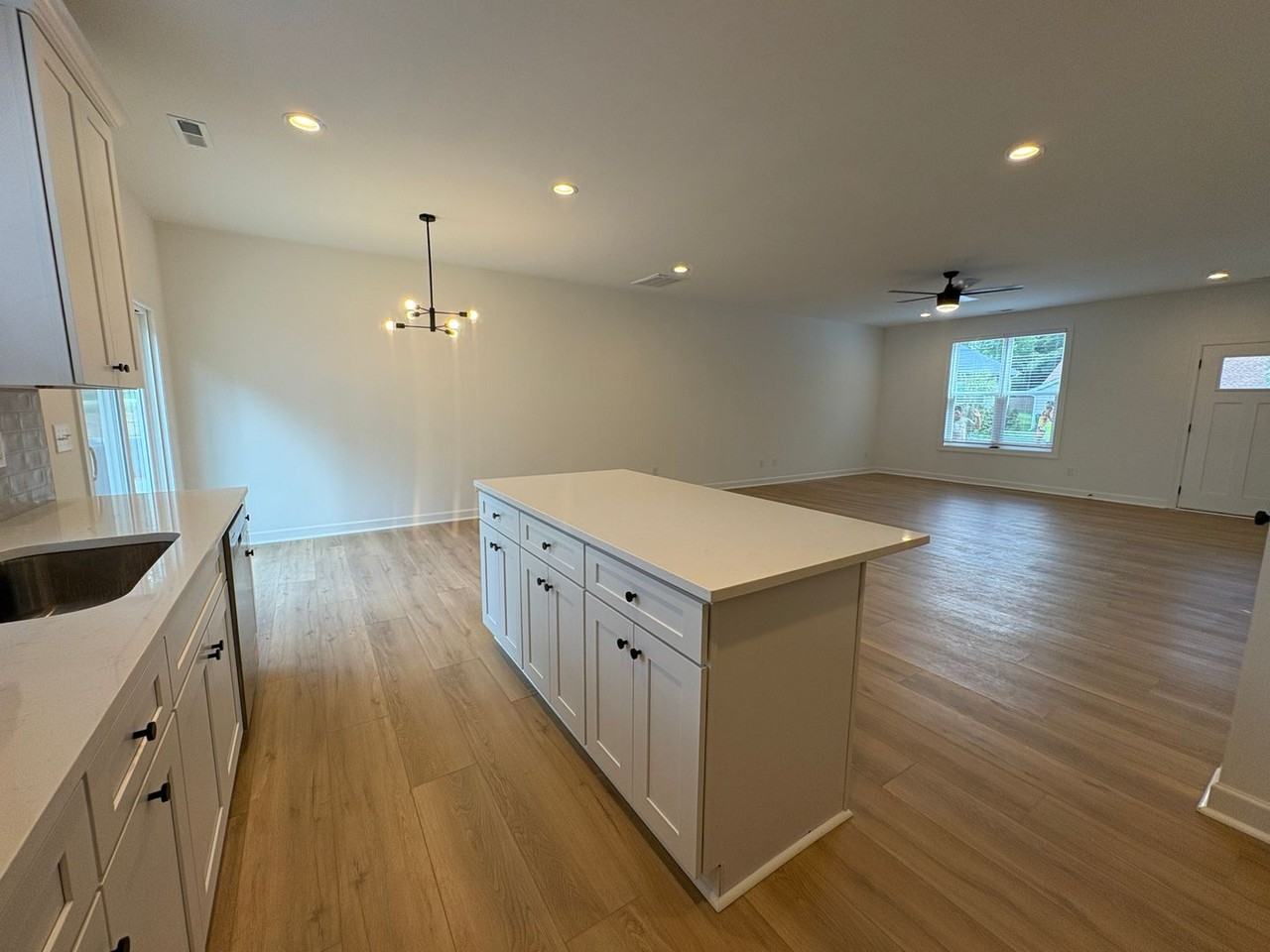3914 Amerigo St - Photo 2 of 13