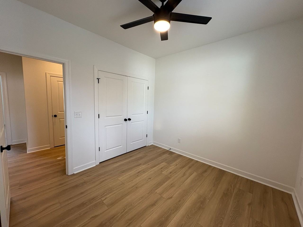 3914 Amerigo St - Photo 6 of 13