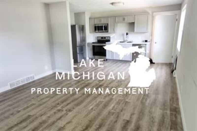 380 N Ottawa St - Photo 2 of 8