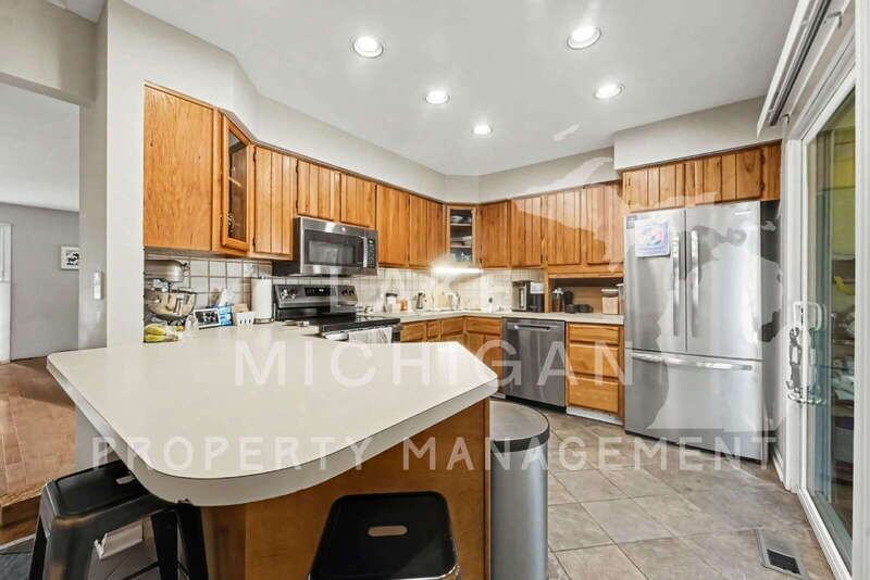 515 Maryland Ave Ne - Photo 2 of 11