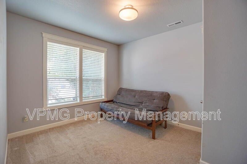 10002 Ne 115th Ave - Photo 7 of 42