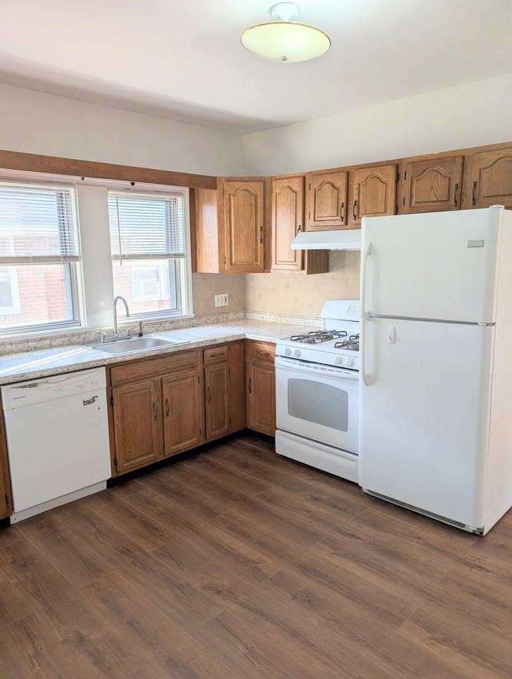 39 Olcott Street - Photo 3 of 14