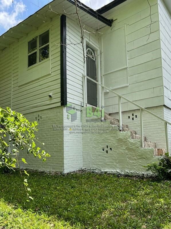 114 Mcgee St - Photo 2 of 3
